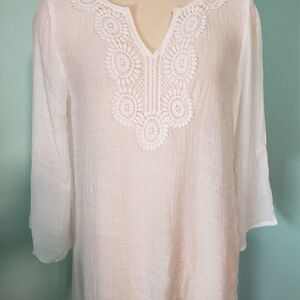 Ladie's blouse, Spence small petite. White, bell type sleeve. Lovely sweet TOP.